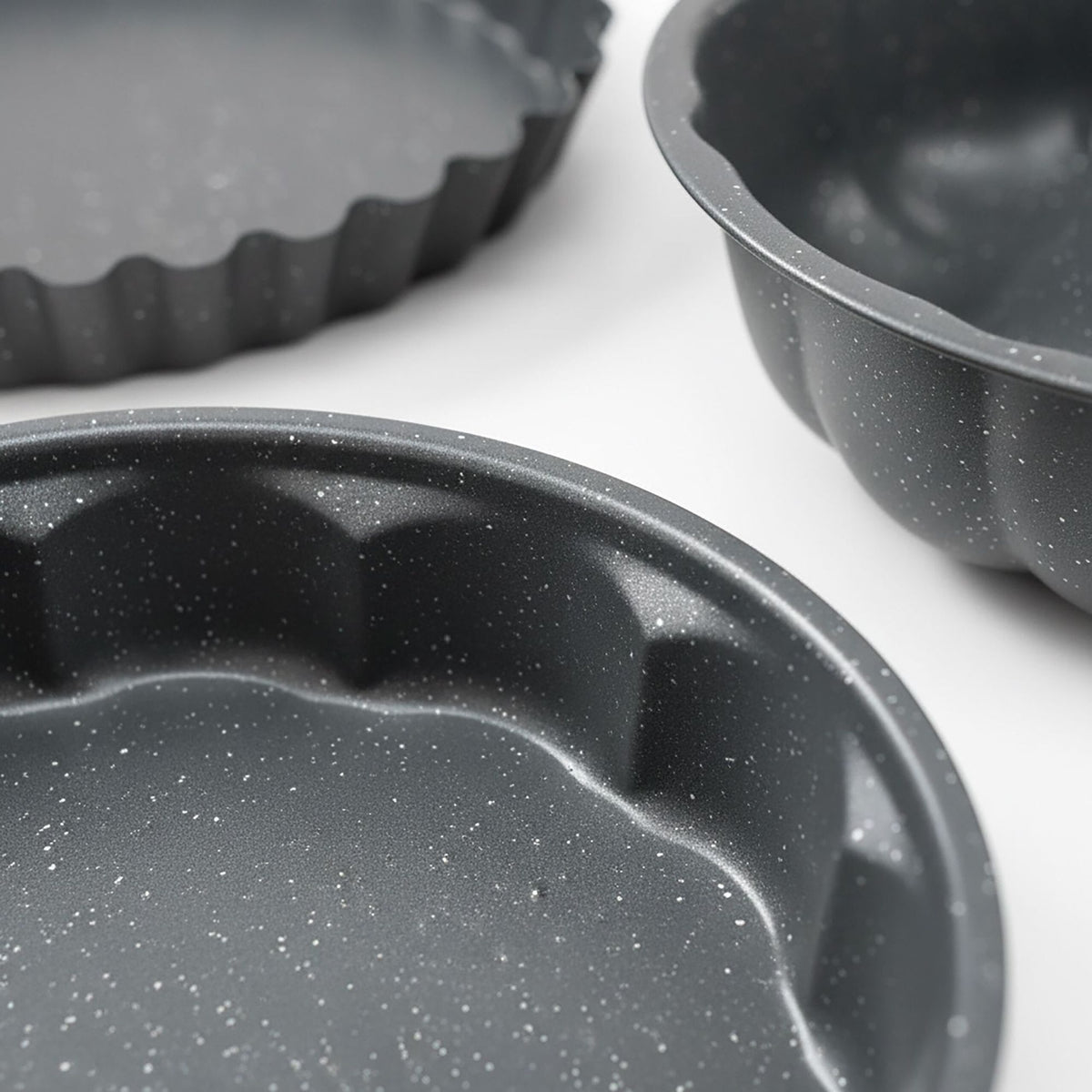 3-Piece Non-Stick Carbon Steel Baking Tin Set