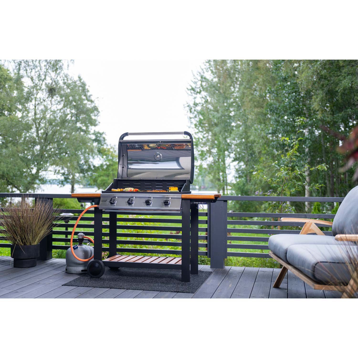 4-Burner Cast Iron Gas Grill, 77x41 cm Cooking Area