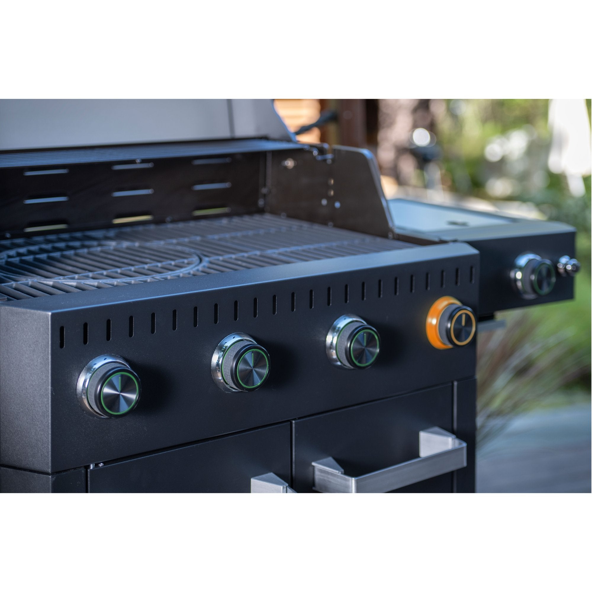 4-Burner Gas Grill with Side Burner