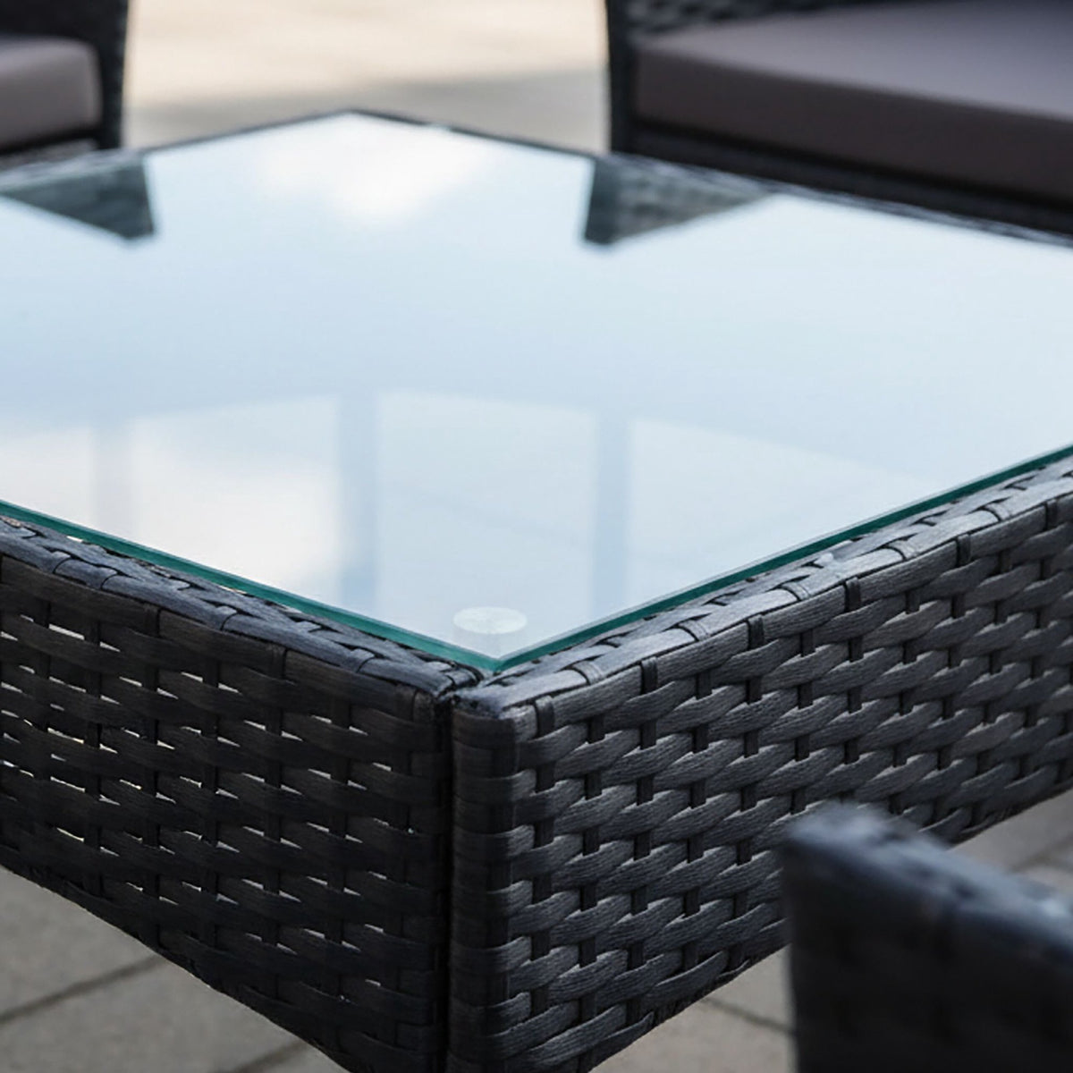 4-Piece Rattan Garden Furniture Set with Cushions