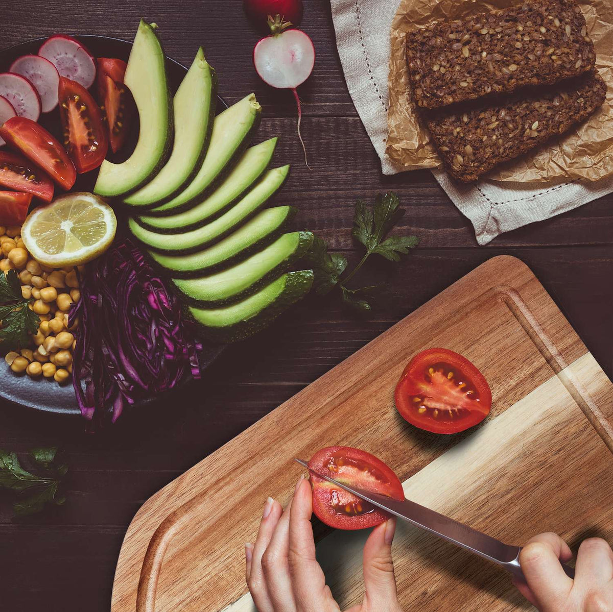 Acacia wood cutting board with handle