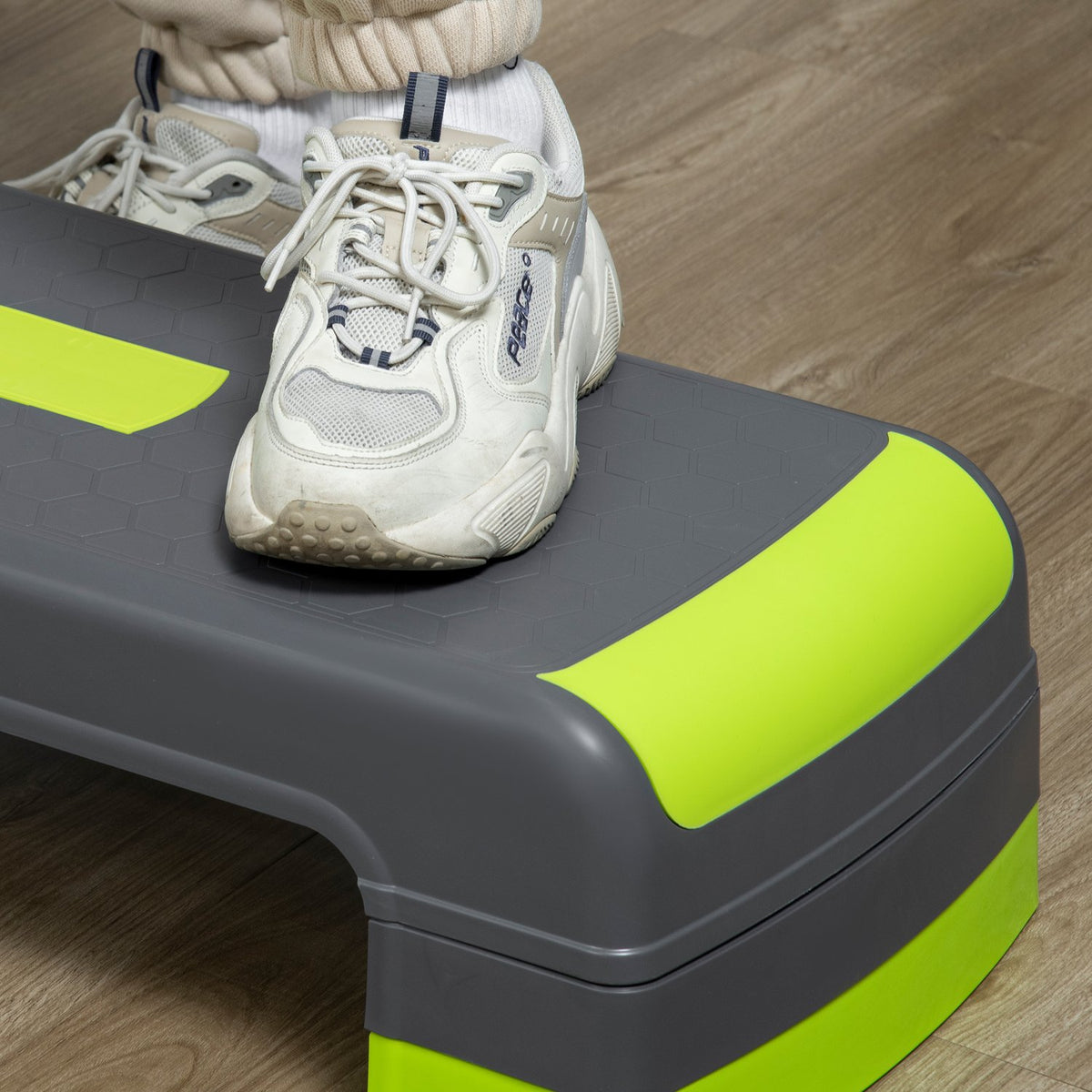 Aerobic stepper height-adjustable fitness step board 10/15/20 cm indoor outdoor load capacity up to 150 kg 78 x 28 cm green for effective training