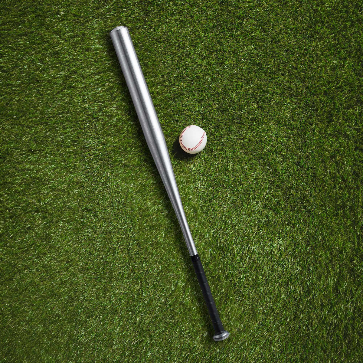 Aluminum baseball bat in silver