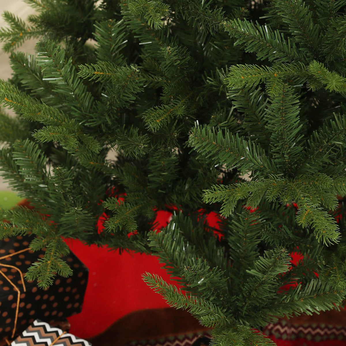Artificial Christmas tree, 180 cm Christmas tree with 818 tips, quick assembly folding system, steel stand, for Christmas decoration, indoor, green