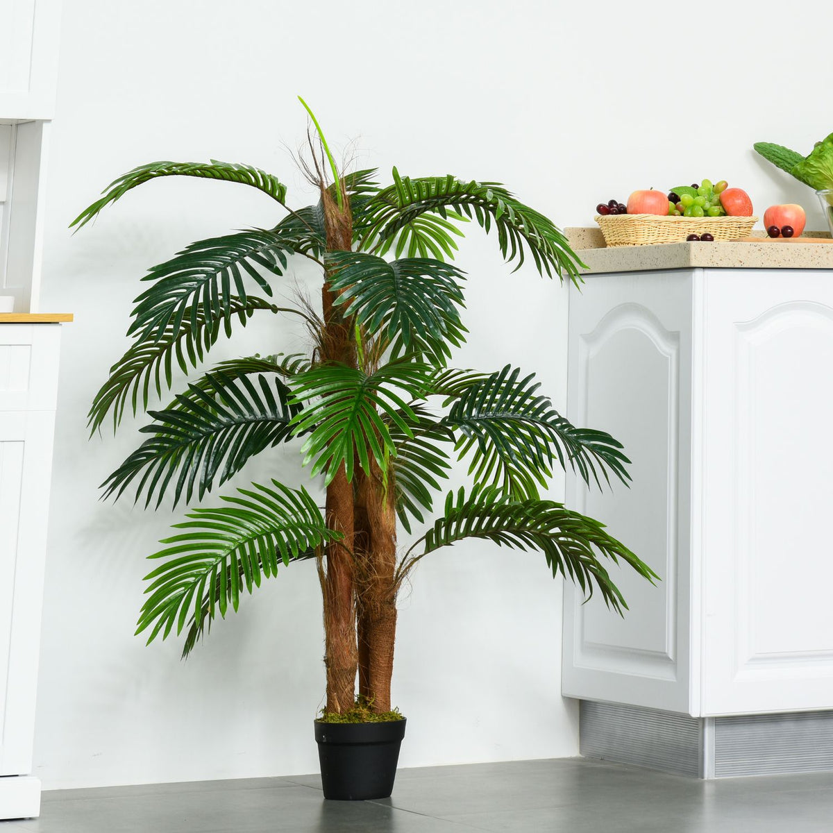 Artificial palm tree 120cm, lifelike artificial plant for indoor and outdoor use, in a plastic pot