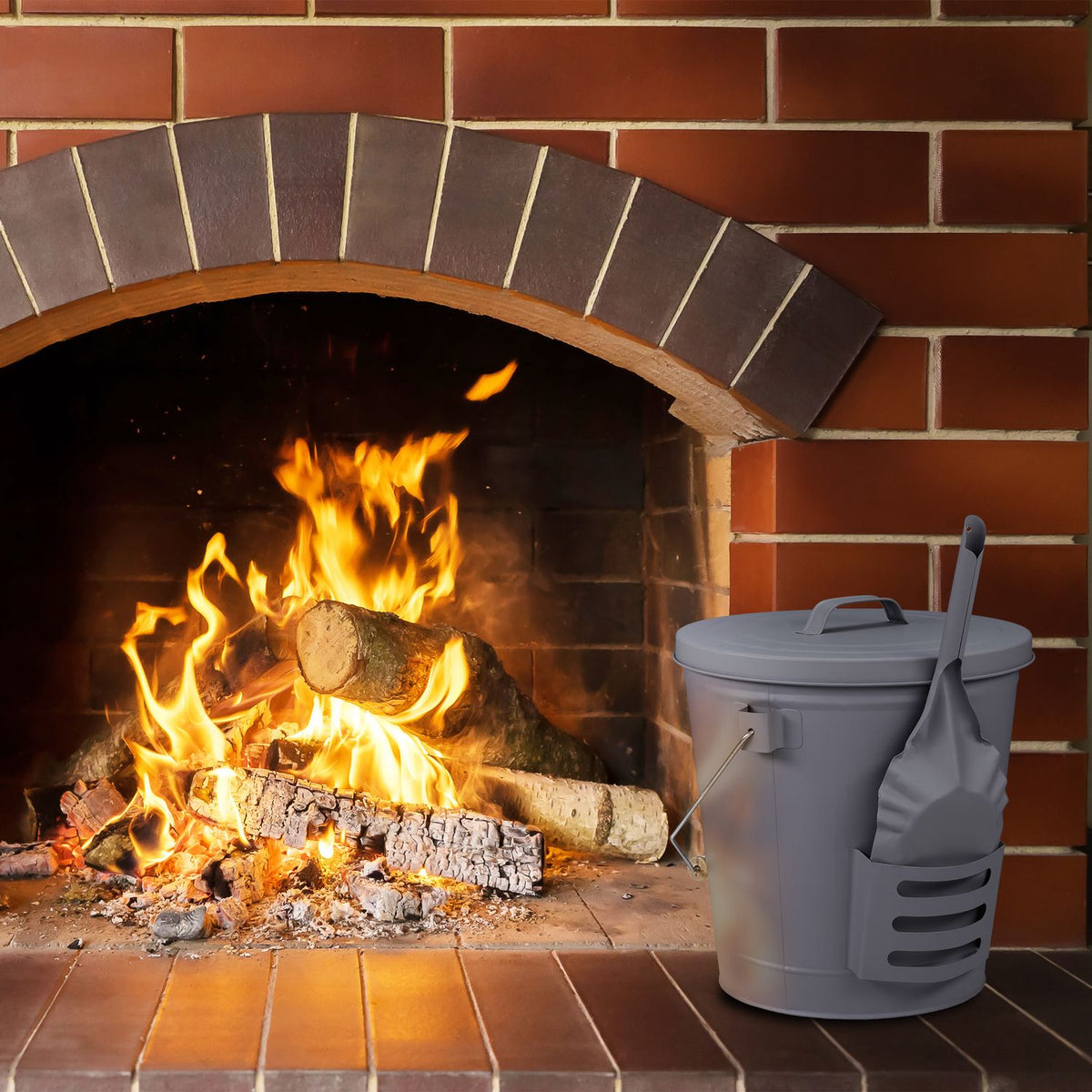 Ash bucket with lid and ash shovel