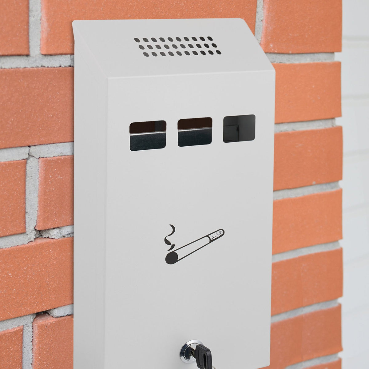 Ashtray with white wall