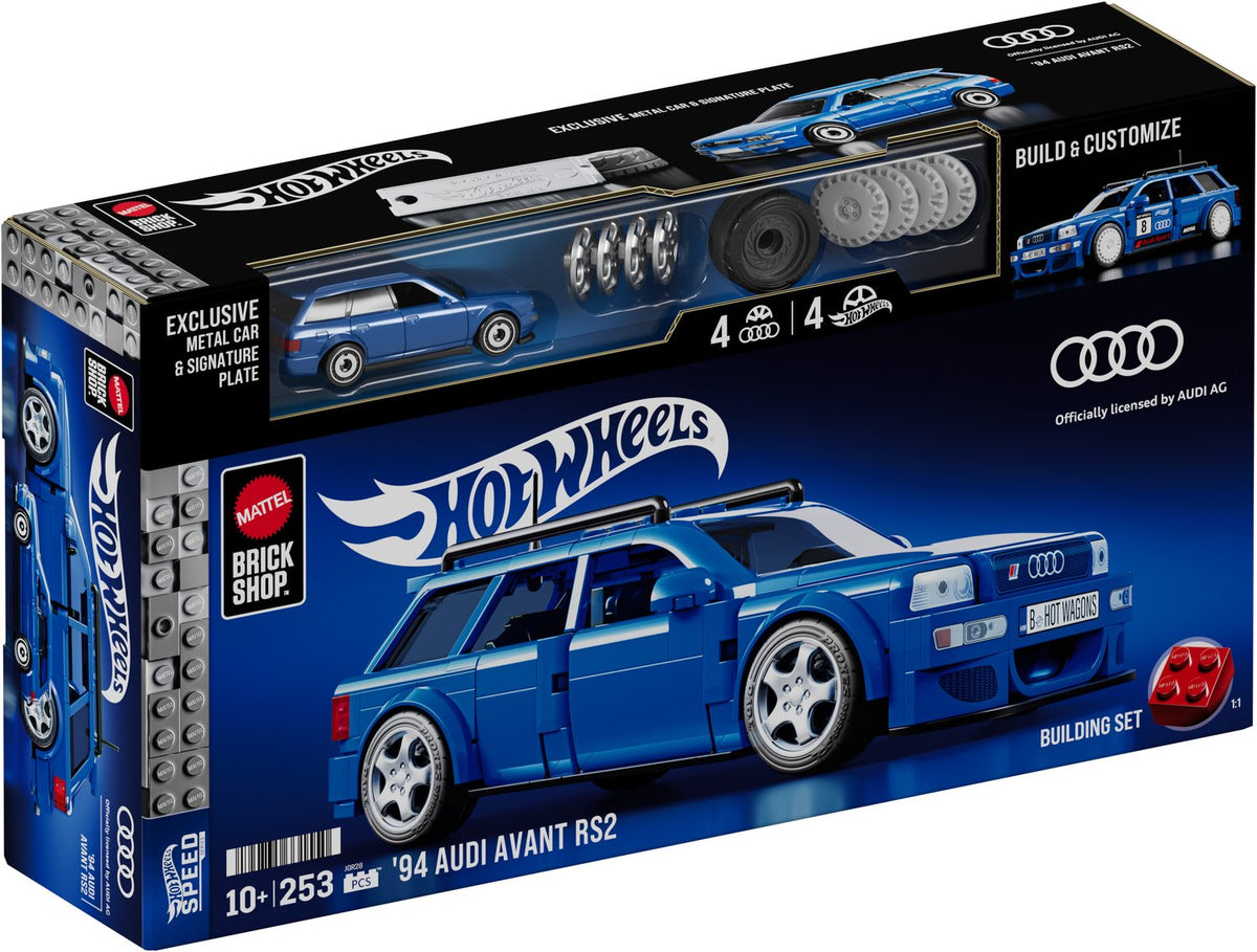 Audi Avant RS2 1994 Model Kit, 1:32 Scale, 250 Parts