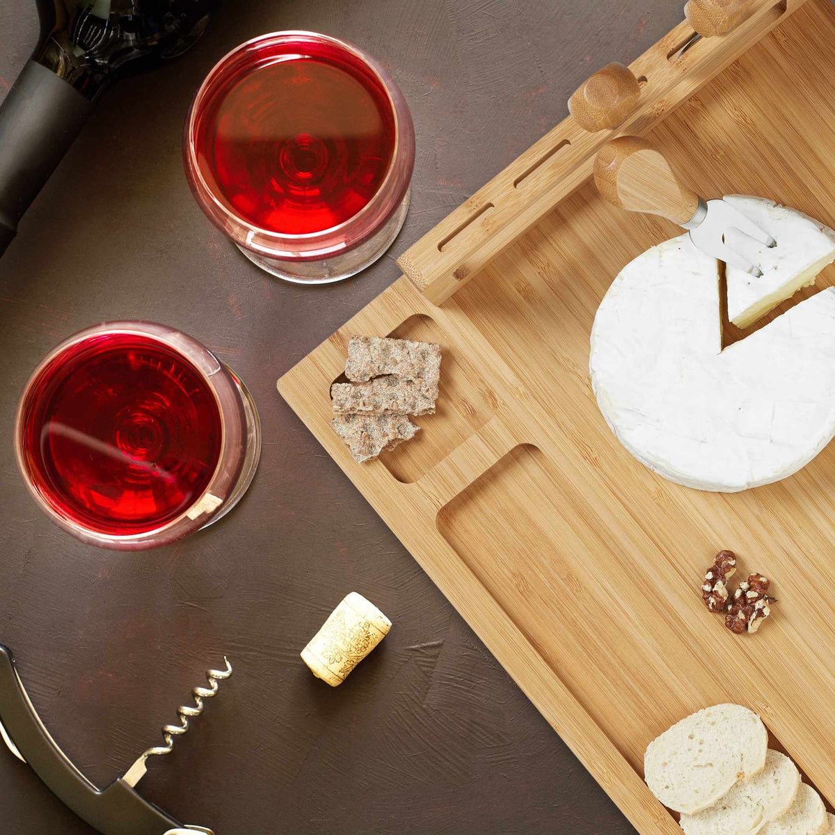 Bamboo cheese tray with cutlery