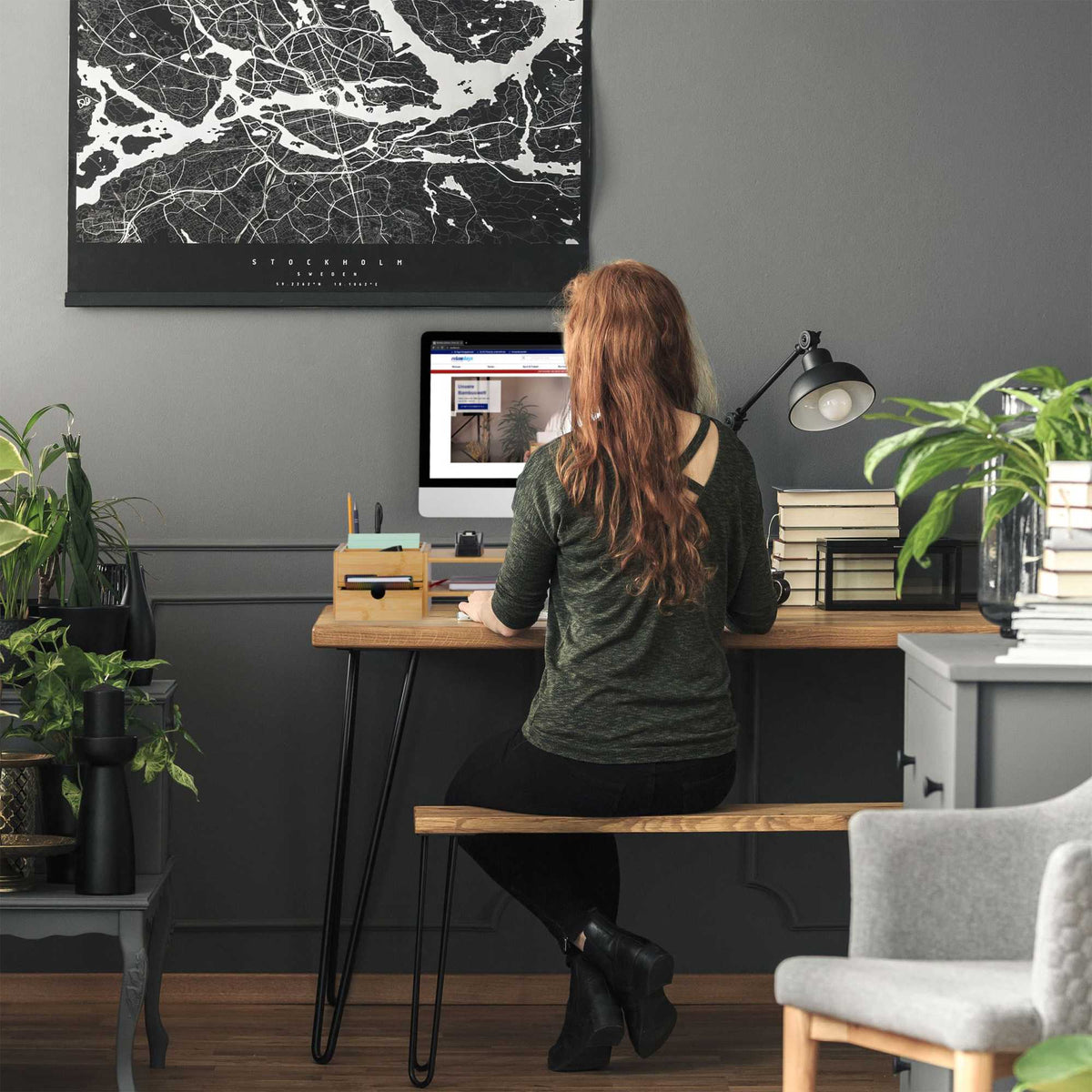 Bamboo screen stand