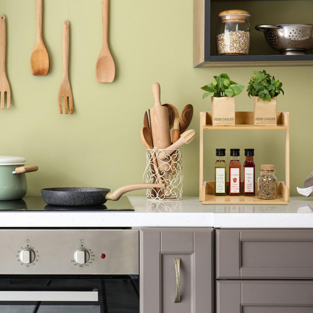 Bamboo spice rack with 2 levels