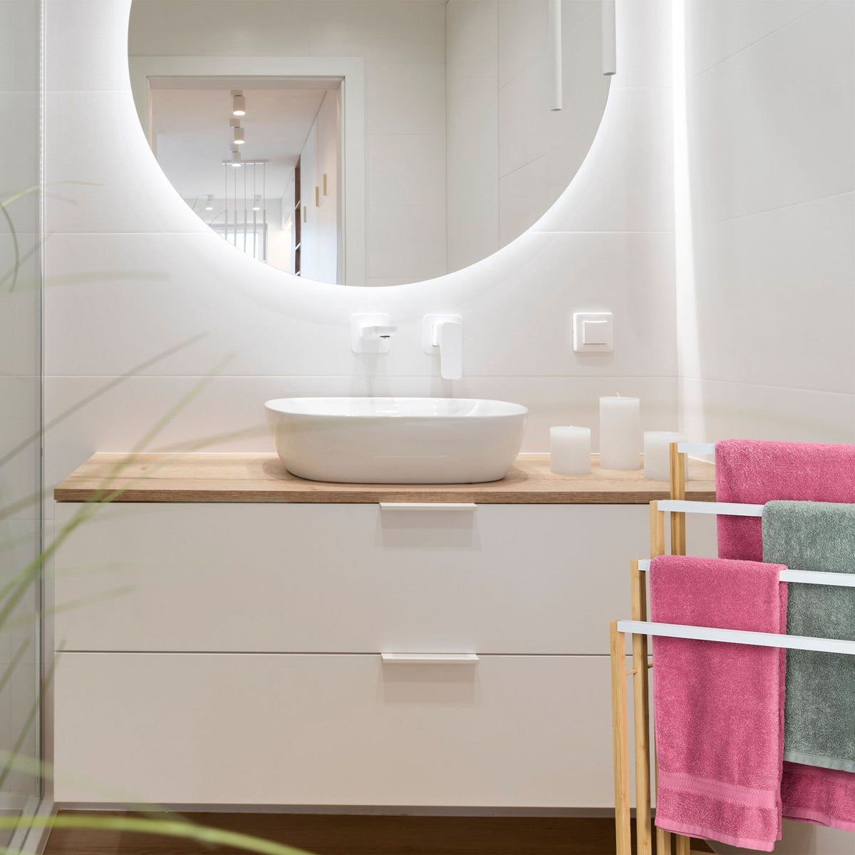 Bamboo towel rail