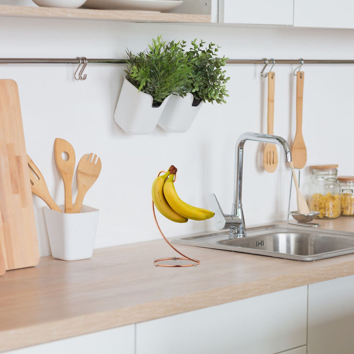 Banana holder in copper colors