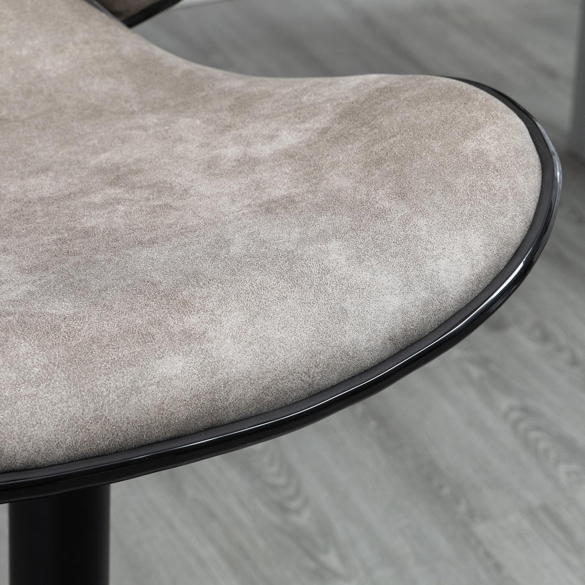 Bar Stools Set Of 2 Bar Chairs With Footrest, Height Adjustable, 360° Rotatable, Faux Leather, Modern Design, 45X50X102Cm