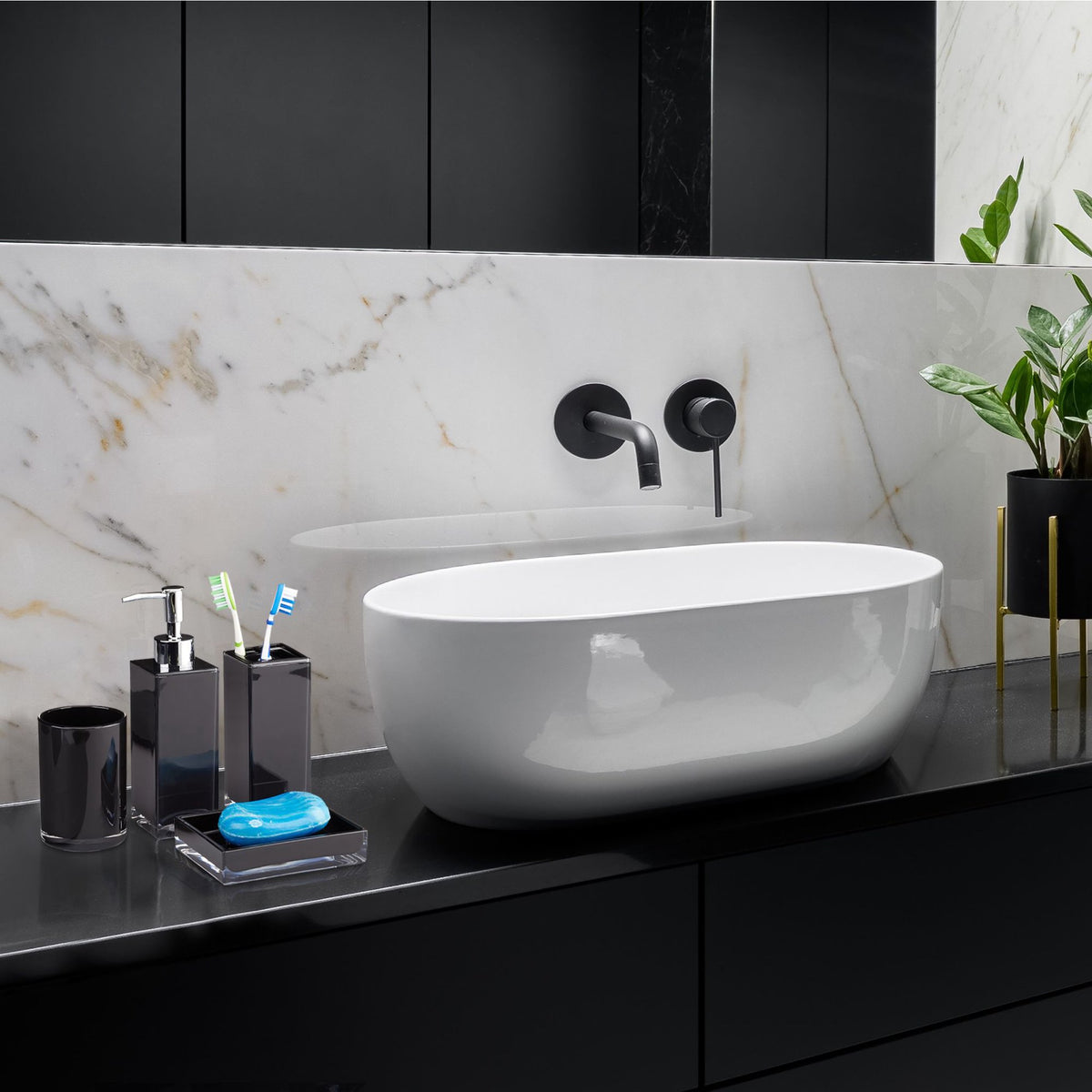 Bathroom set with 4 parts