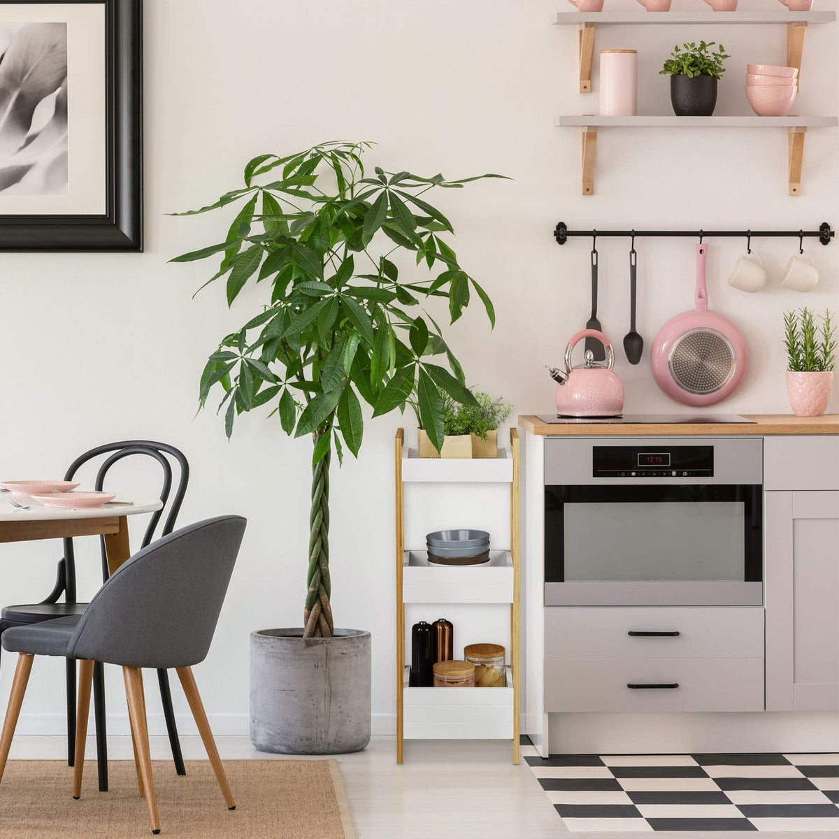 Bathroom shelf with 3 baskets