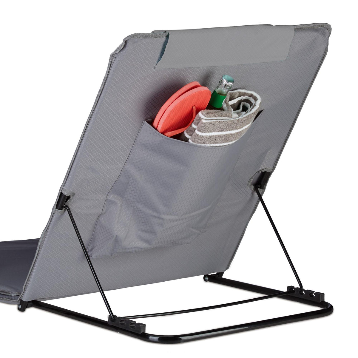 Beach mat with parasol