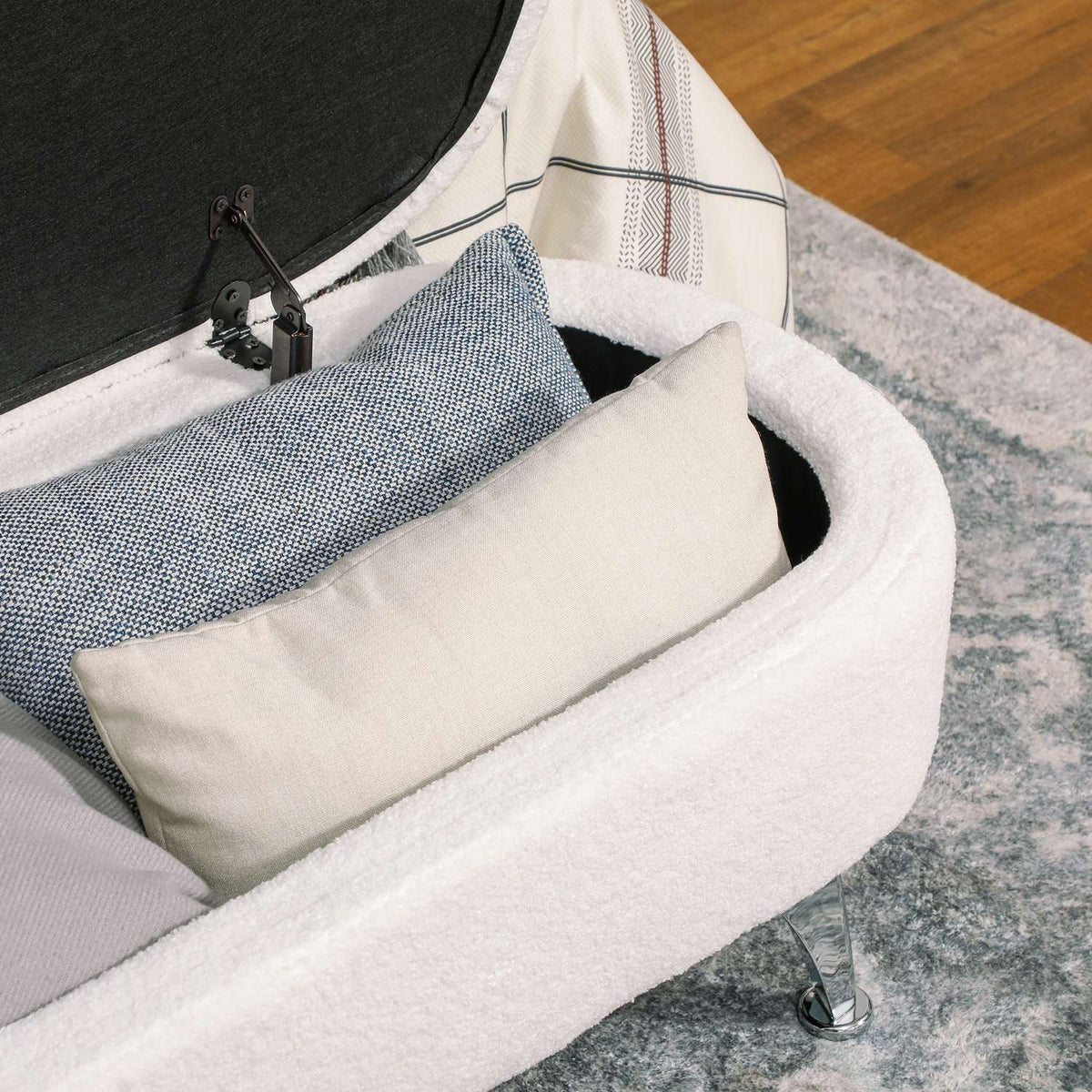 Bench with storage space, upholstered bench with lid, bed bench with teddy velvet look, for hallway, bedroom, living room, metal frame 114 x 47 x 46.5 cm white