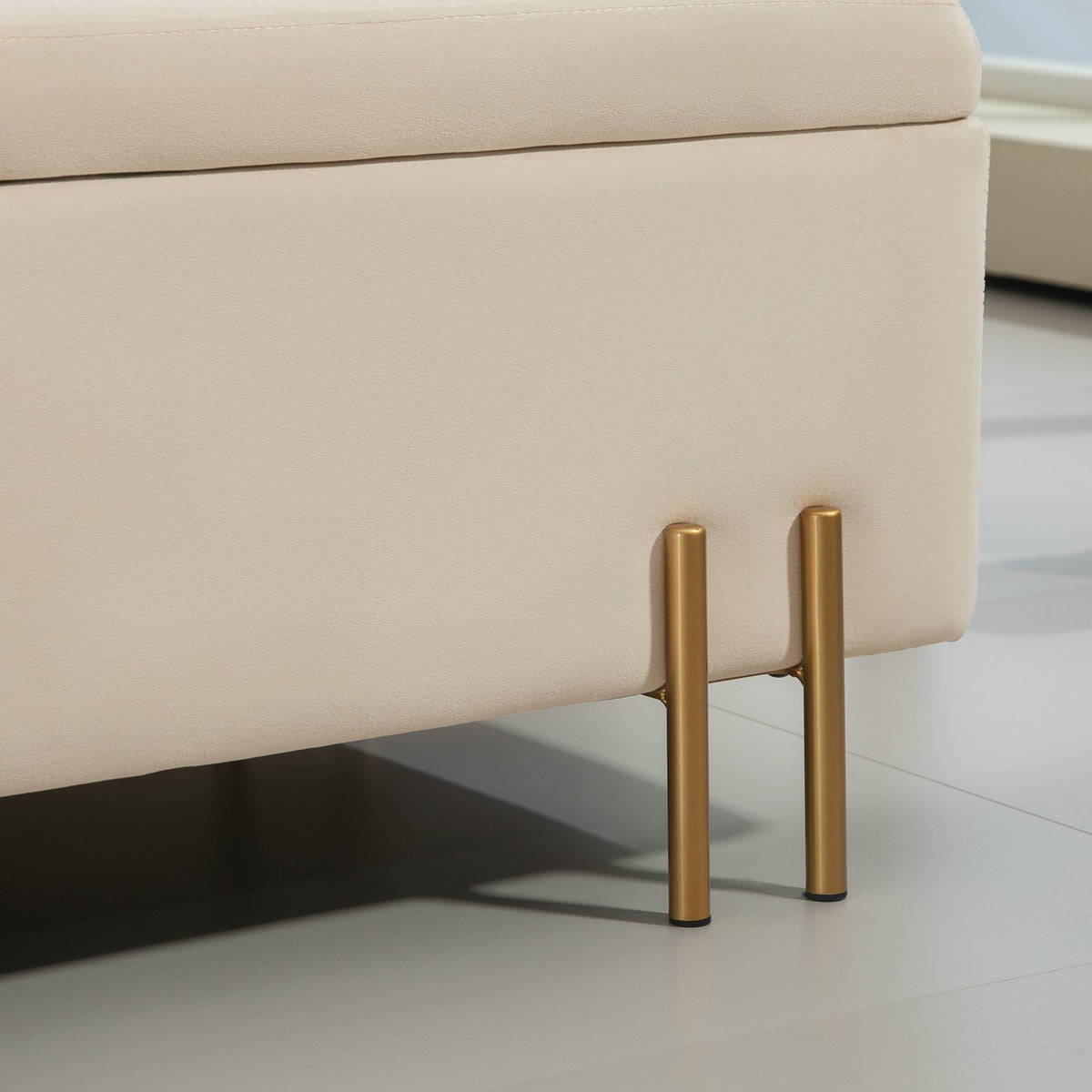 Bench with storage space, upholstered bench with velvet look, chest with wooden legs, chest bench for living room, bedroom, hallway, 100 x 40 x 42 cm, beige