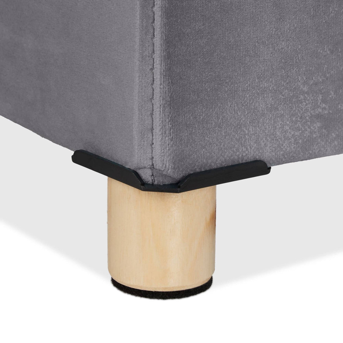 Bench with velvet cover and wooden feet