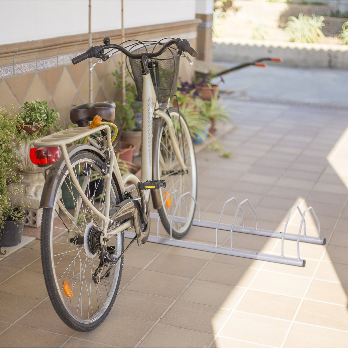 Bicycle Parker For 4 Bikes, Multiple Stand Bracket Parker, Floor & Wall Mounting, Steel, Silver