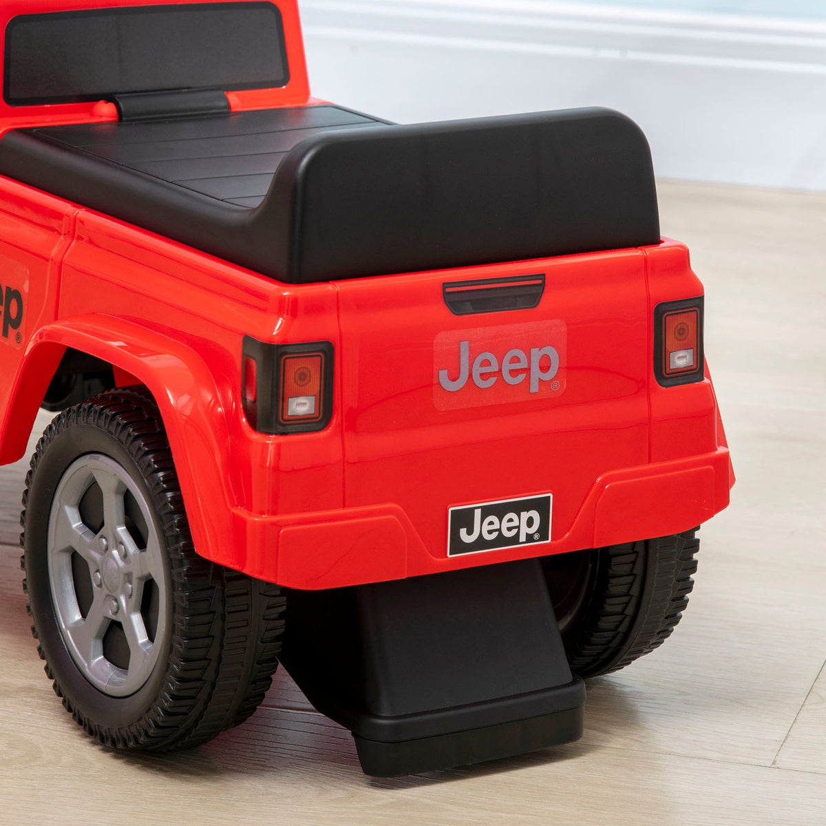Big Bobby Car Children'S Ride-On Vehicle With Horn And Storage Space, Anti-Tip Protection And Headlights For Children From 18 Months, 63.5 X 29 X 42 Cm