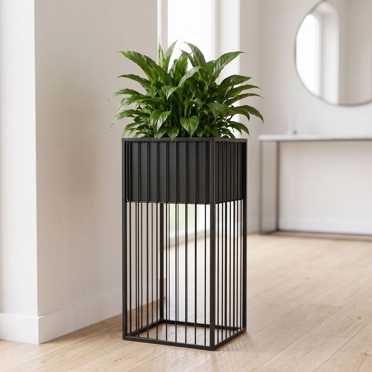 Black Iron Plant Stand, 61 cm – Modern Lattice Design