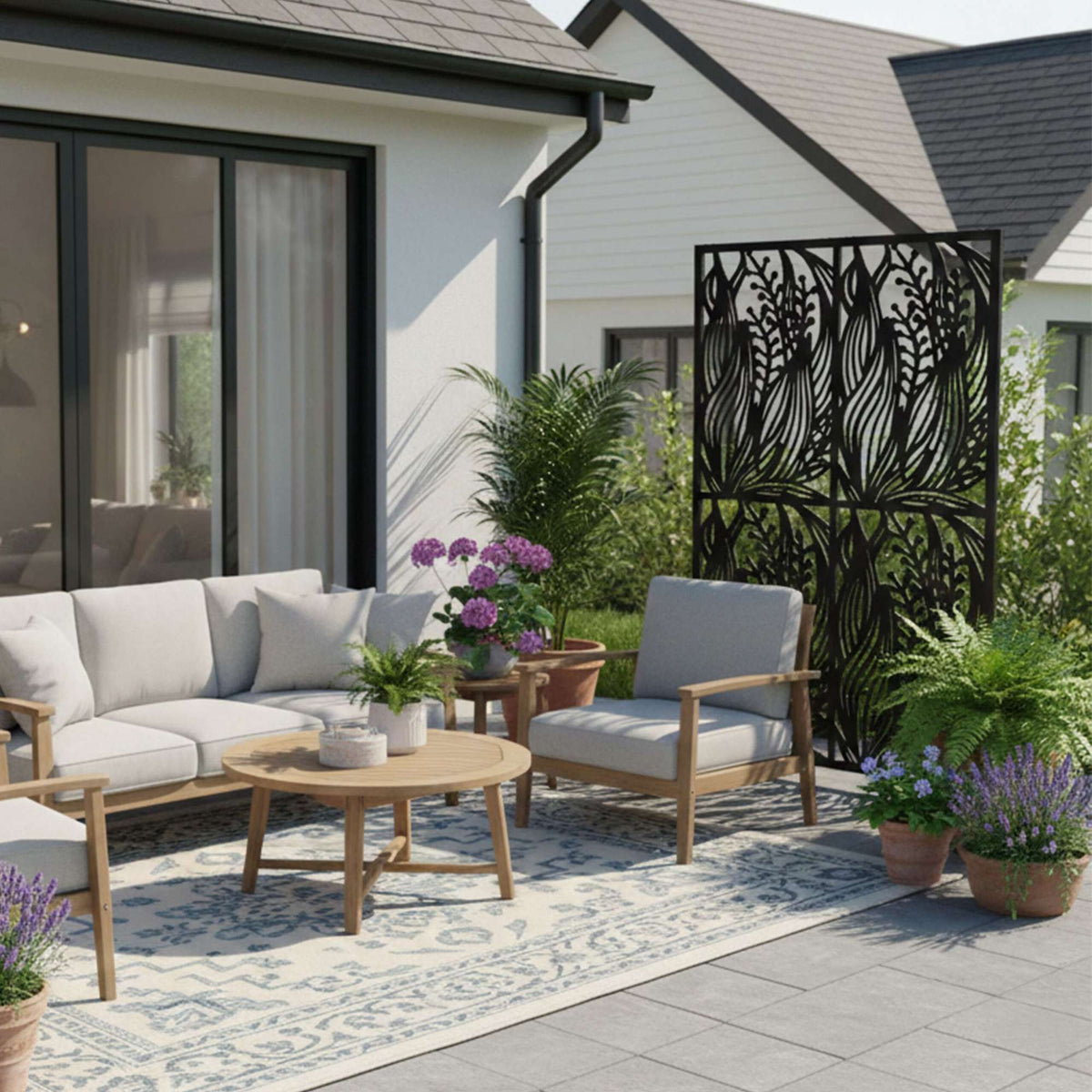 Black Metal Garden Privacy Screen – Leaf Design