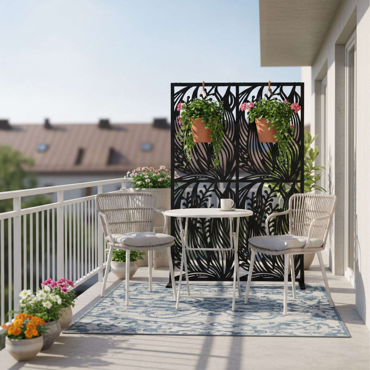 Black Metal Garden Privacy Screen – Leaf Design