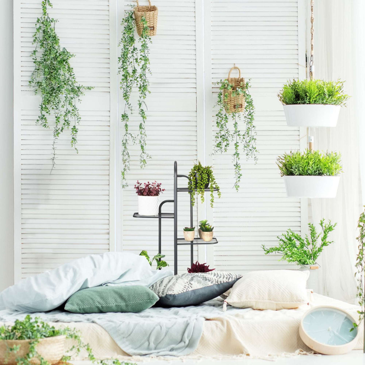 Black plant stand 4 shelves