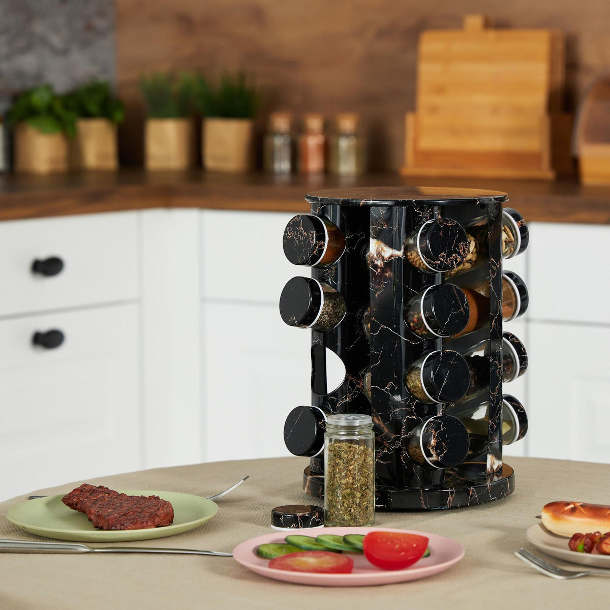 Black spice carousel in marble design