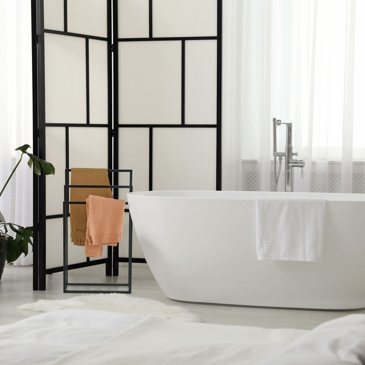 Black towel rail 3 rails