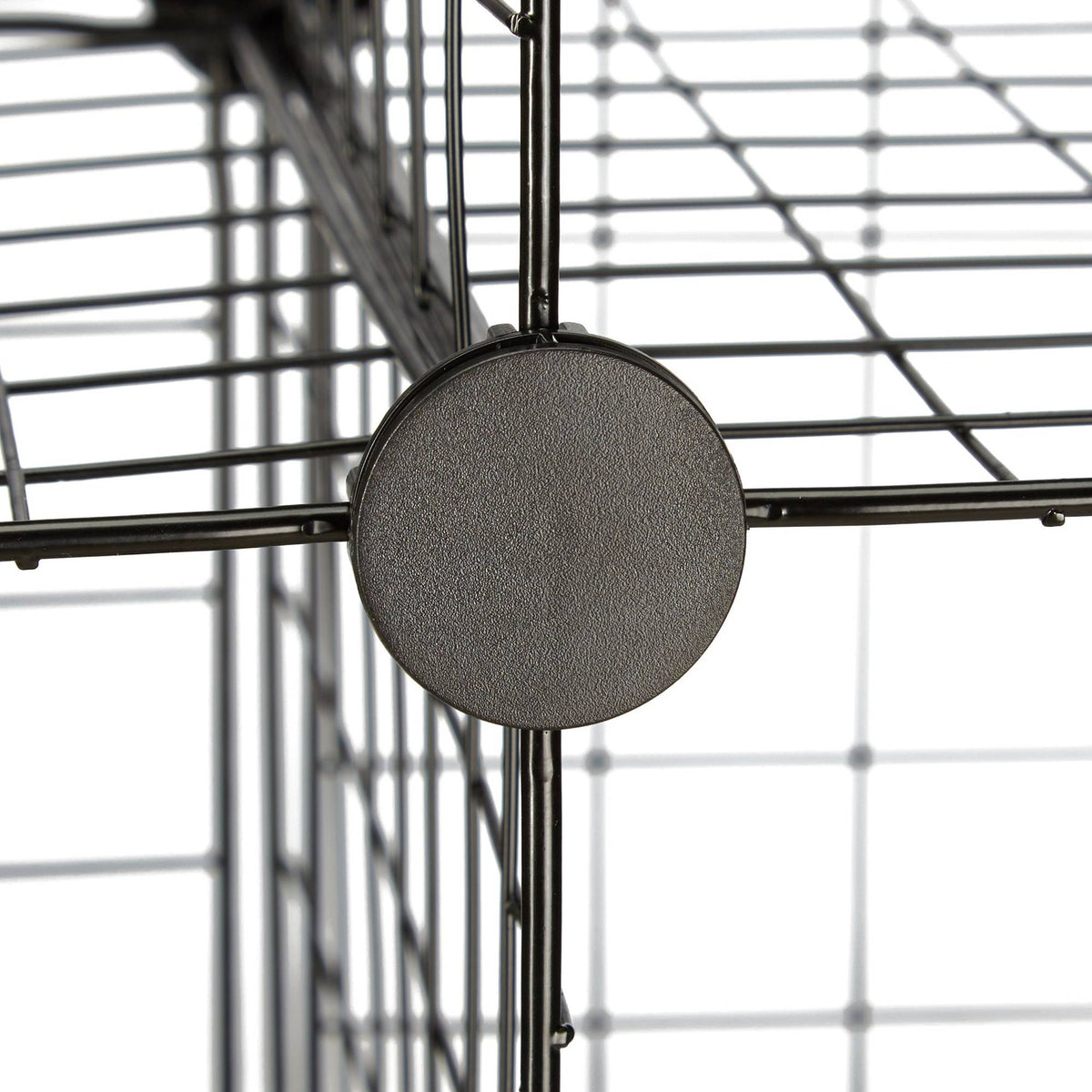 Bolt-free shelves in wire mesh 16 compartments
