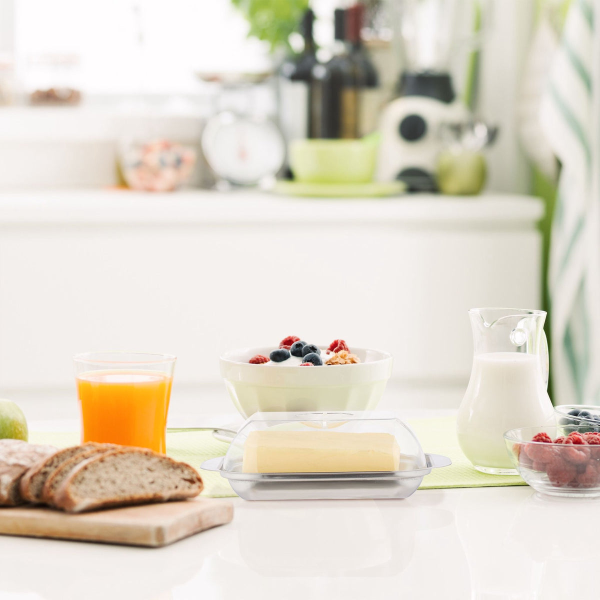 Butter dish with lid