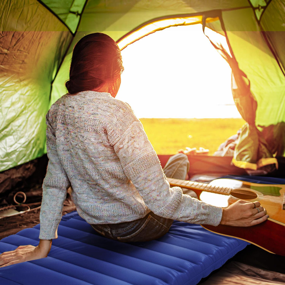 Camping sleeping mat, air mattress with foot pump, water-repellent air bed with carry bag, sleeping mat, load capacity up to 120 kg, blue