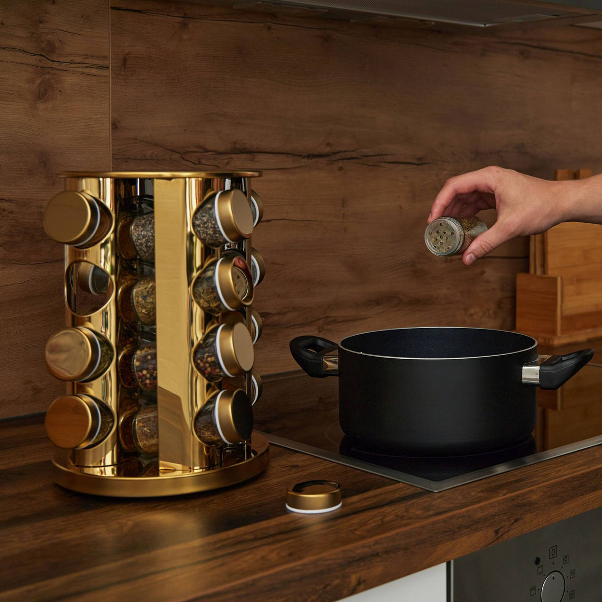 Carousel for golden spices with 16 glasses