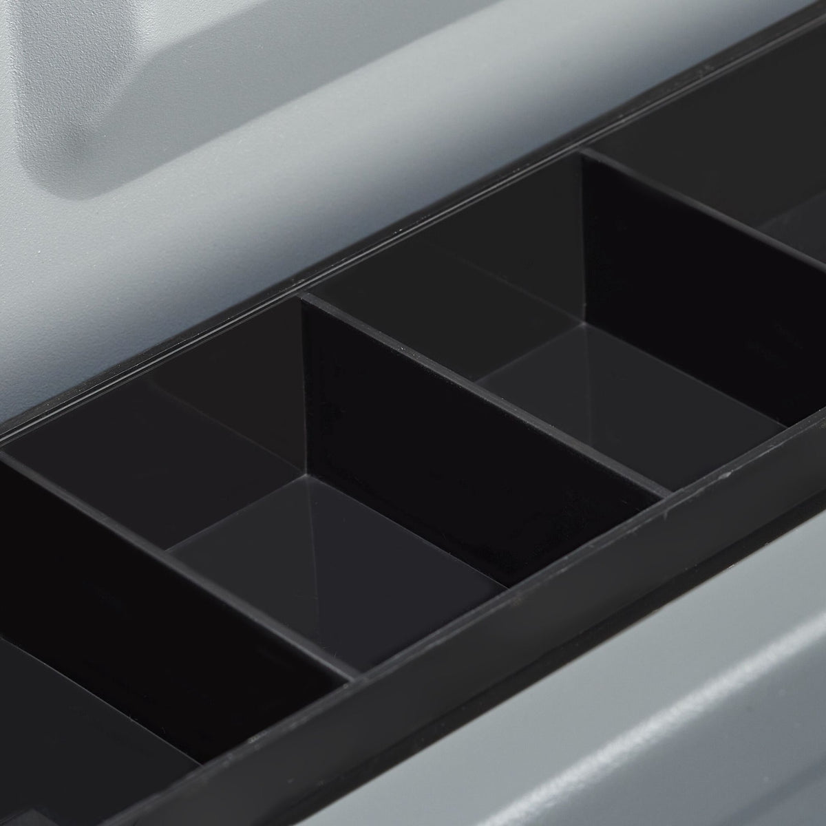 Cash drawer with lock