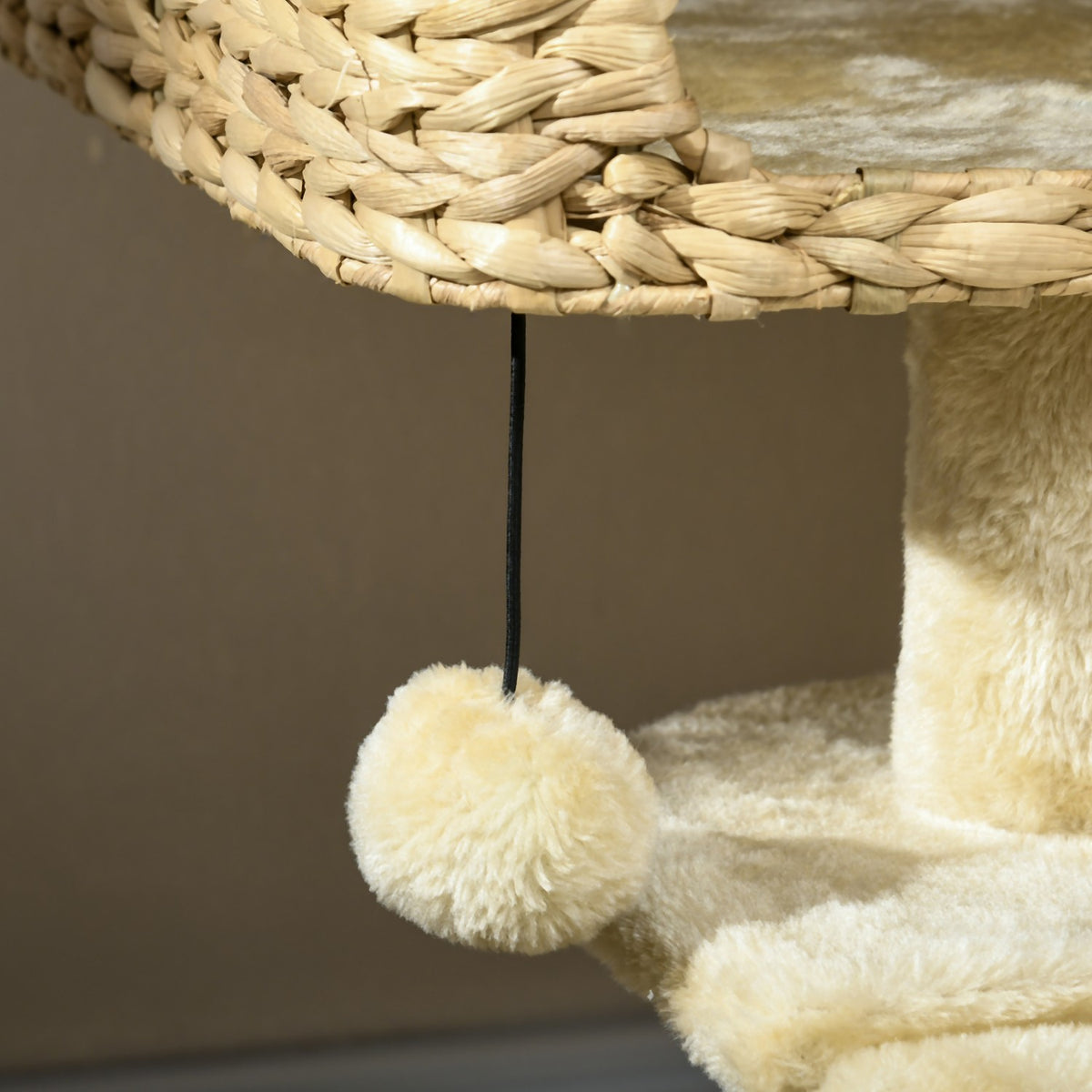 Cat scratching post 98 cm cat tree with 2 lying surfaces, cat scratching post play ball for cats up to 6 kg, cat furniture, sisal, beige