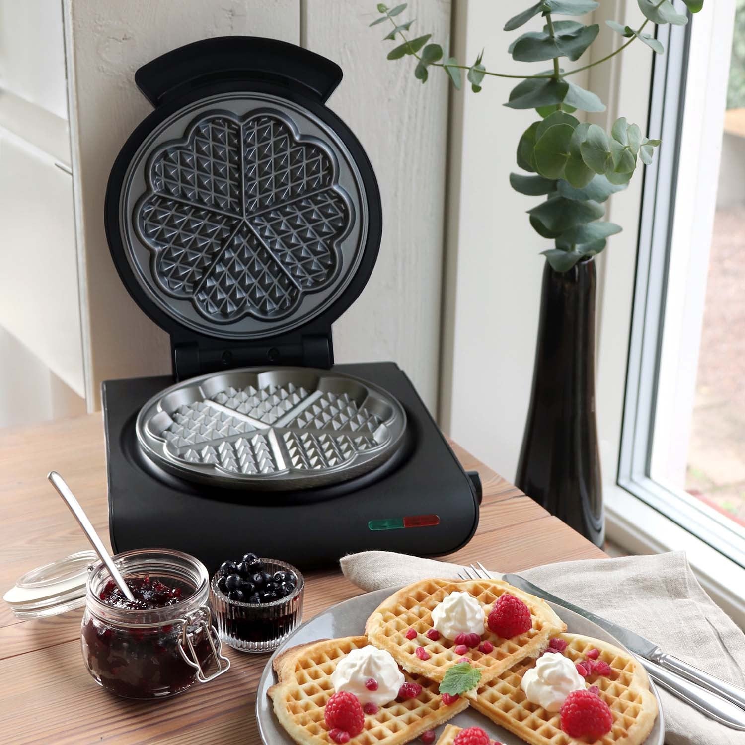 Ceramic Waffle Maker, Black