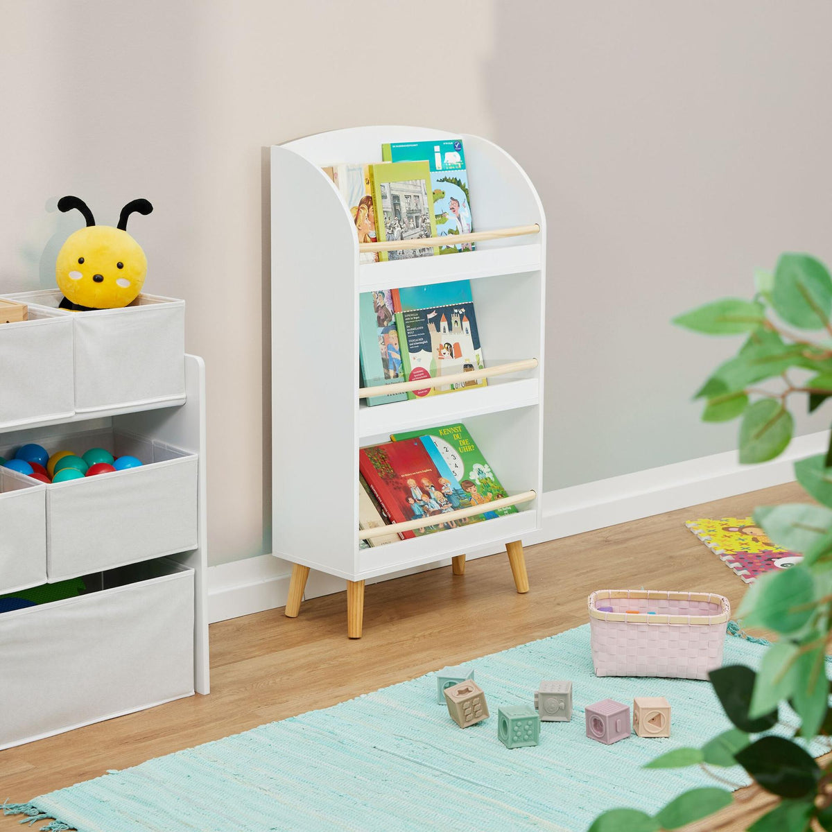 Children's bookshelf with 3 compartments
