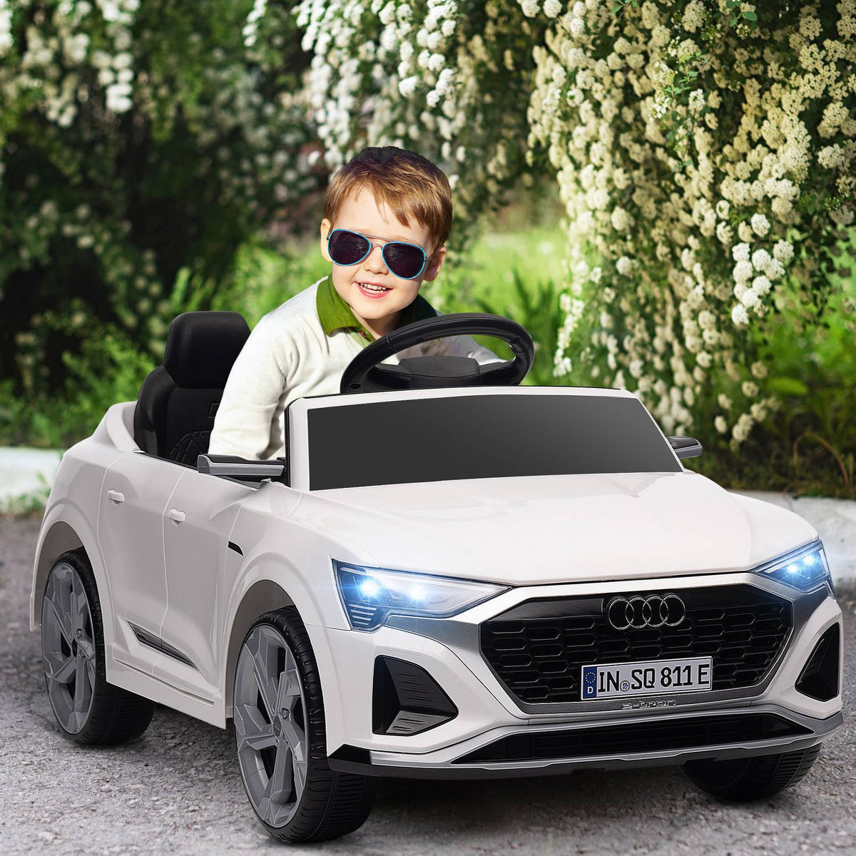 Children's electric car 12V children's car with 2.4G remote control, MP3 music & horn, electric vehicle with headlights, 4 suspended wheels, 3-5 km/h, for 3-6 years children, white