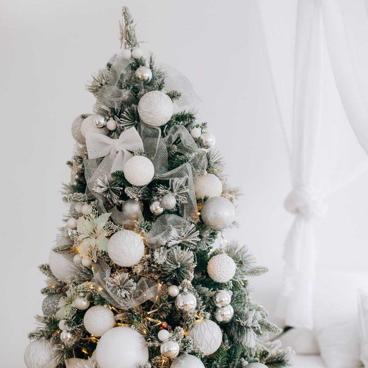 Christmas Tree Baubles Set, 96 Plastic Decorations