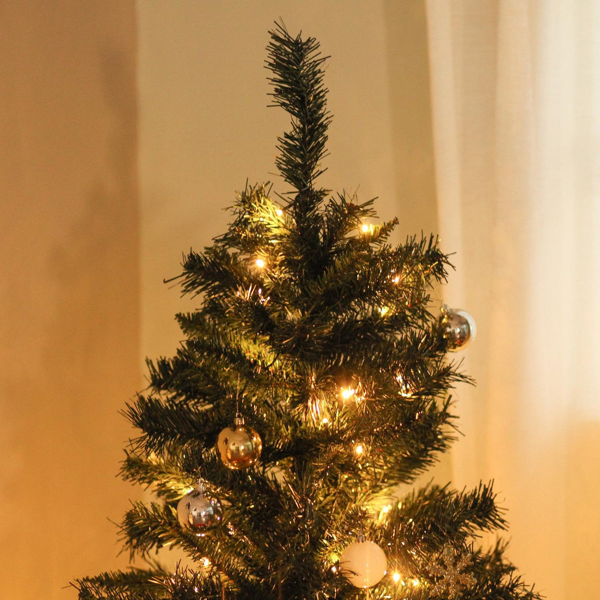 Christmas Tree With Decoration 120 Leds 511 Tips Ø95 X 150H Cm
