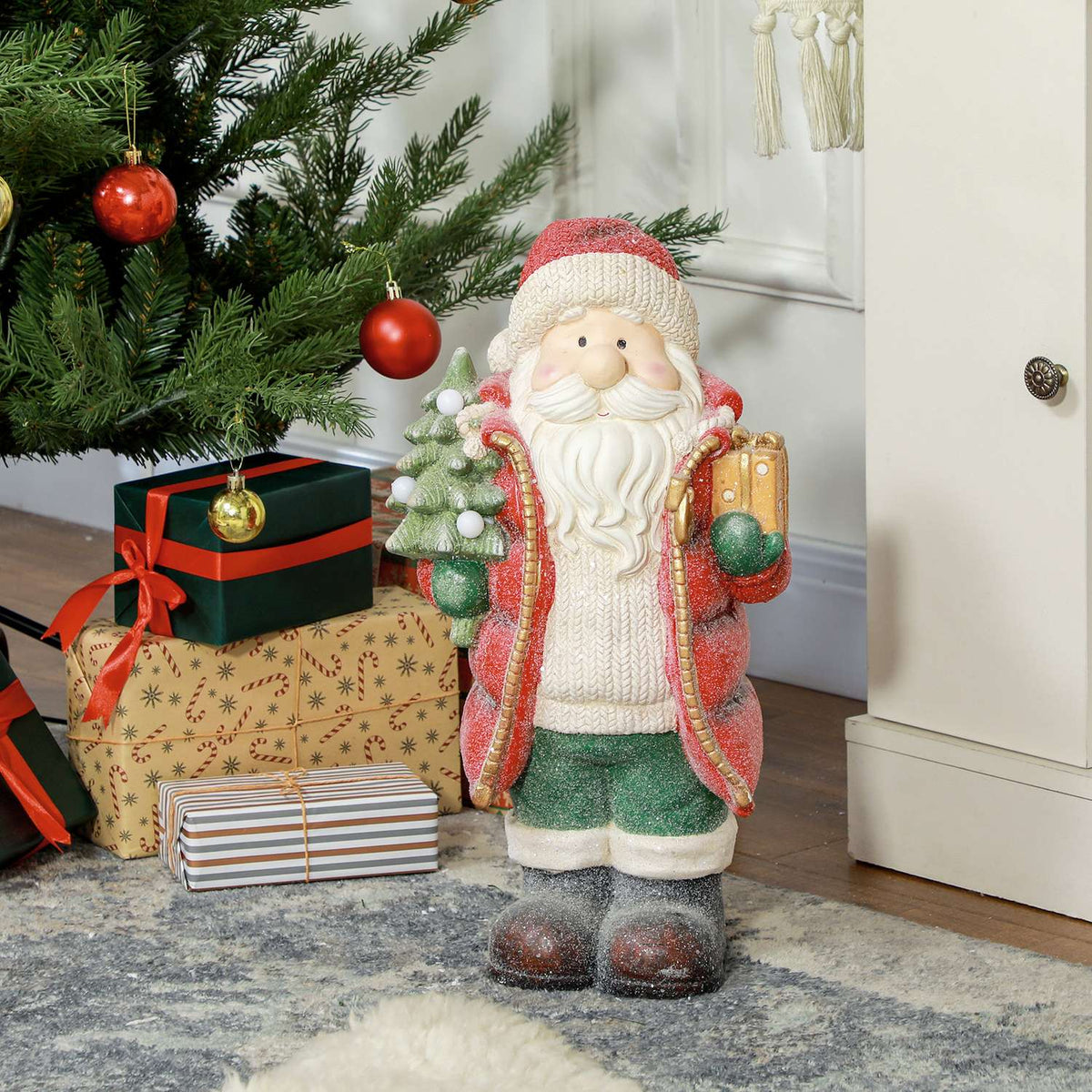 Christmas decoration figure, Santa Claus with Christmas tree and gift, 50 cm Christmas figure with LED light, decorative figure for Christmas, for indoor and outdoor use