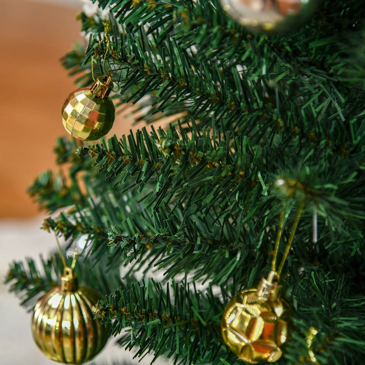 Christmas tree 390 tips green Ø 55 x H180 cm with sturdy plastic stand for festive decoration