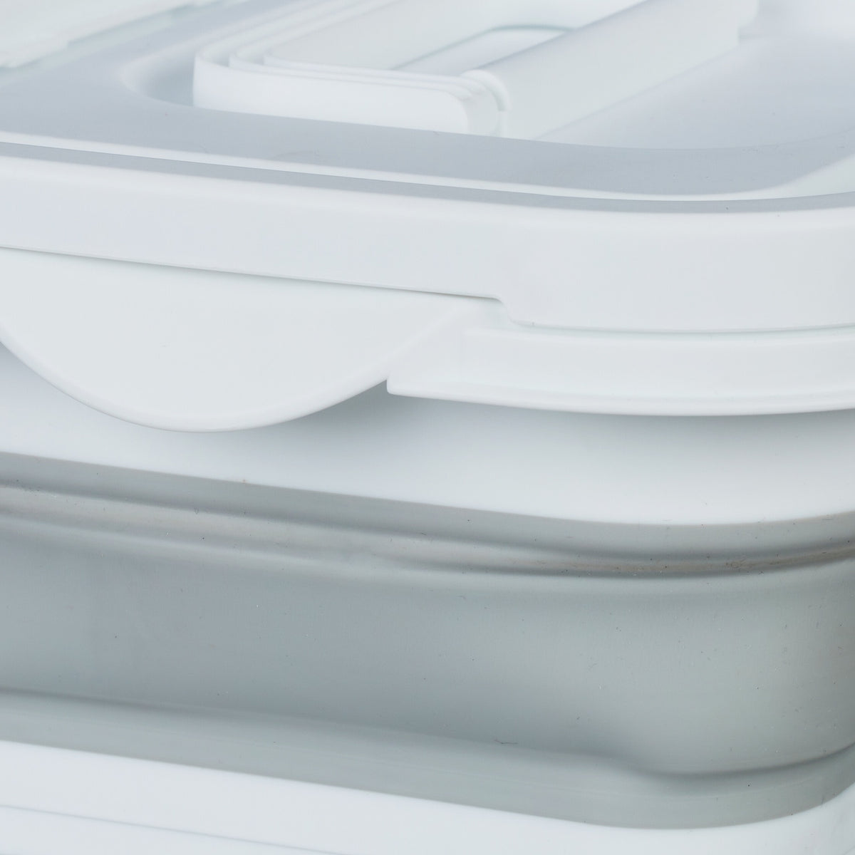 Collapsible basket with lid
