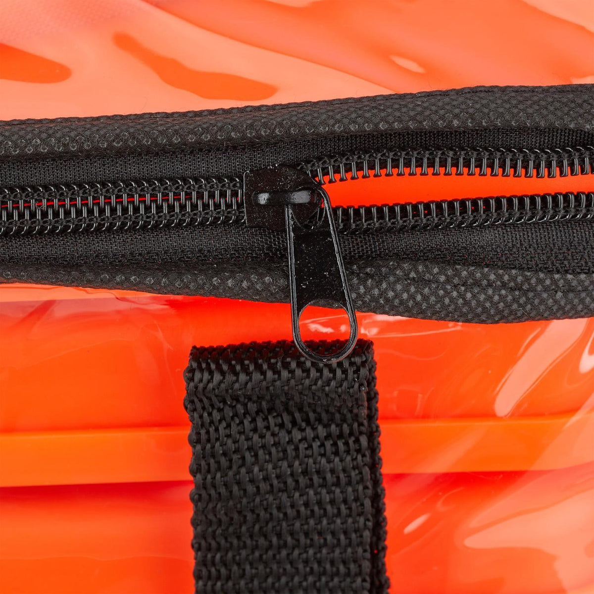 Collapsible pylons in a set of 4