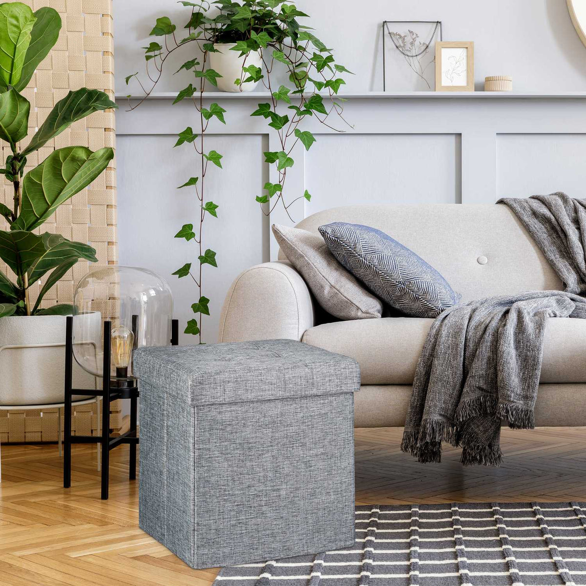 Collapsible stool with linen fabric storage