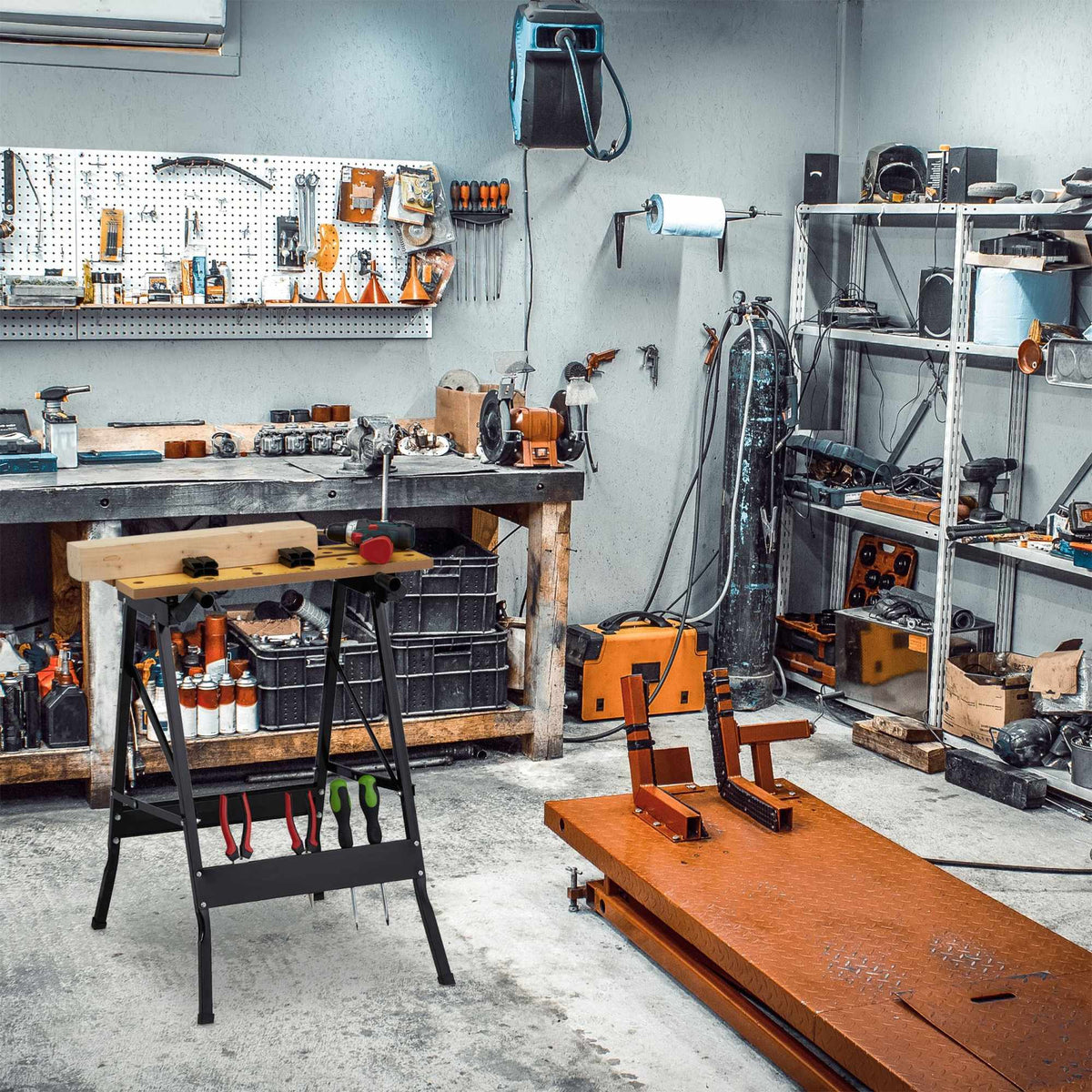 Collapsible workbench with clamping jaws
