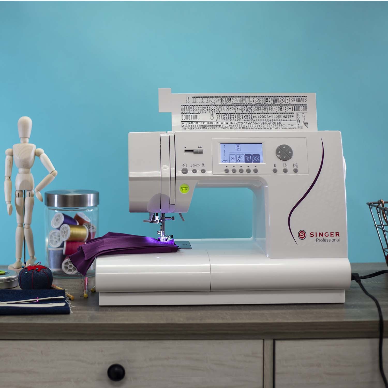 Computerized Sewing Machine with 810 Stitches, LCD Display